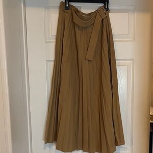 Zara Elegant Tan Pleated Maxi Skirt
